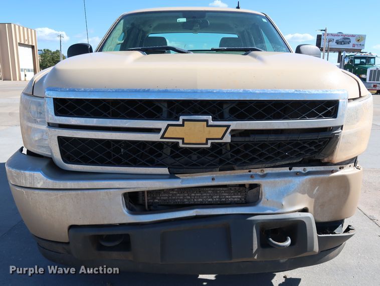 image for item JP9351 2012 Chevrolet Silverado 2500HD  Ext. Cab pickup truck