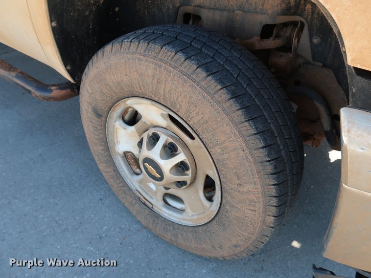 image for item JP9351 2012 Chevrolet Silverado 2500HD  Ext. Cab pickup truck