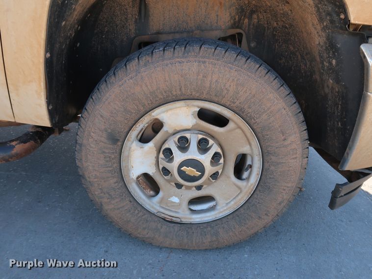 image for item JP9351 2012 Chevrolet Silverado 2500HD  Ext. Cab pickup truck