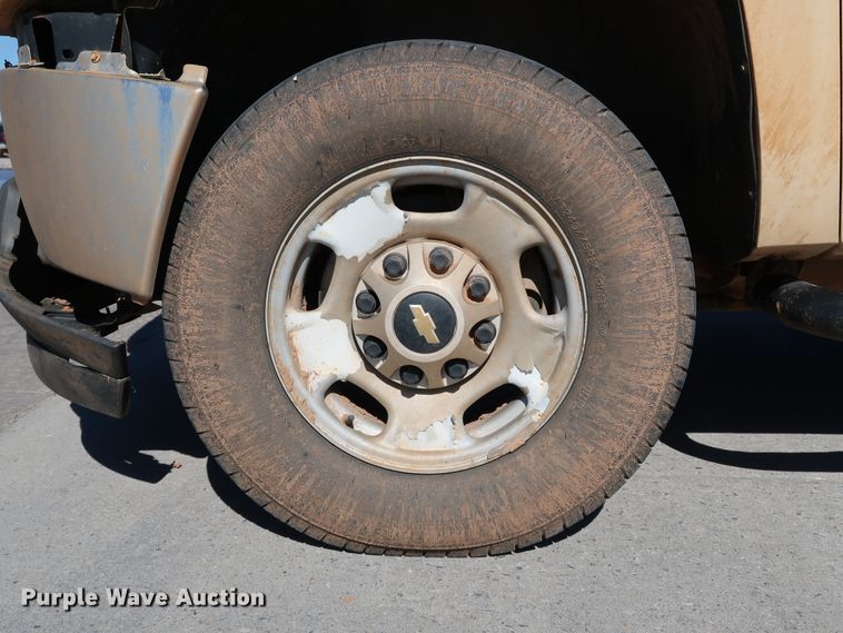 image for item JP9351 2012 Chevrolet Silverado 2500HD  Ext. Cab pickup truck