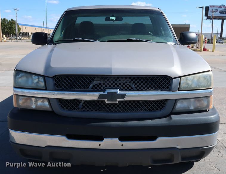 image for item JP9352 2004 Chevrolet Silverado 2500HD  pickup truck