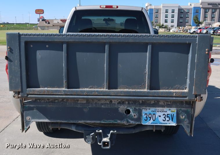 image for item JP9352 2004 Chevrolet Silverado 2500HD  pickup truck