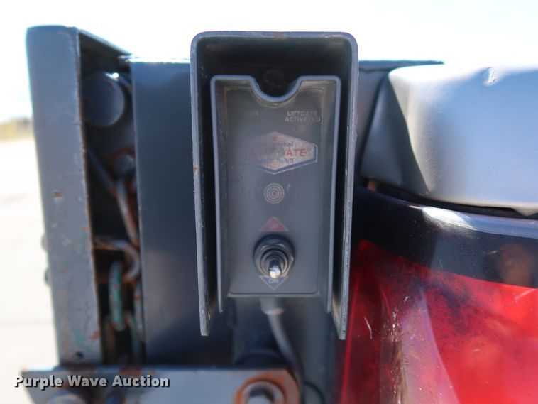 image for item JP9352 2004 Chevrolet Silverado 2500HD  pickup truck