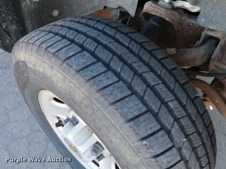 image for item JP9352 2004 Chevrolet Silverado 2500HD  pickup truck