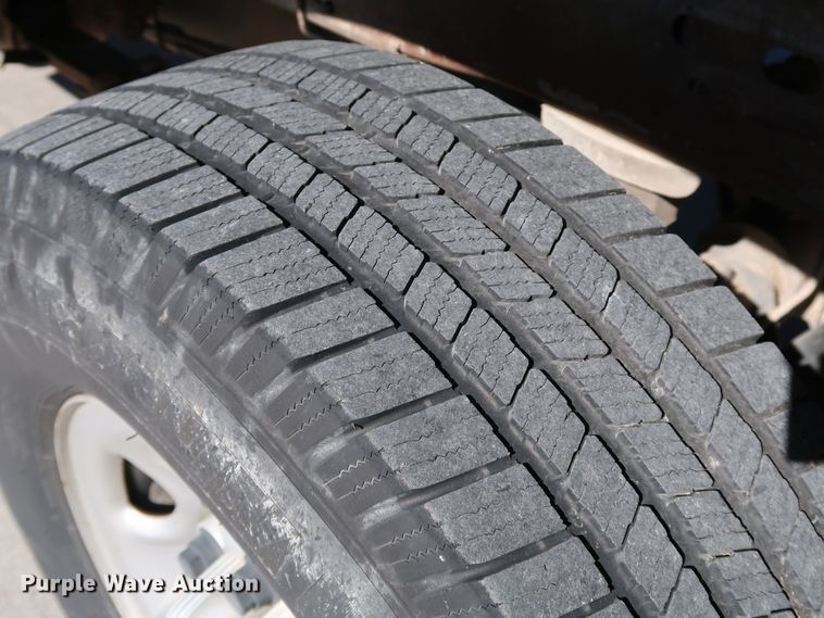 image for item JP9352 2004 Chevrolet Silverado 2500HD  pickup truck