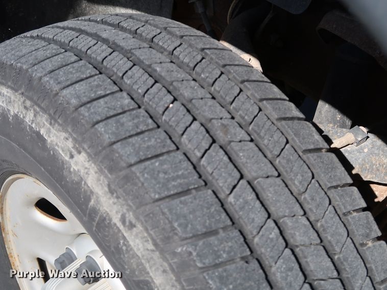 image for item JP9352 2004 Chevrolet Silverado 2500HD  pickup truck