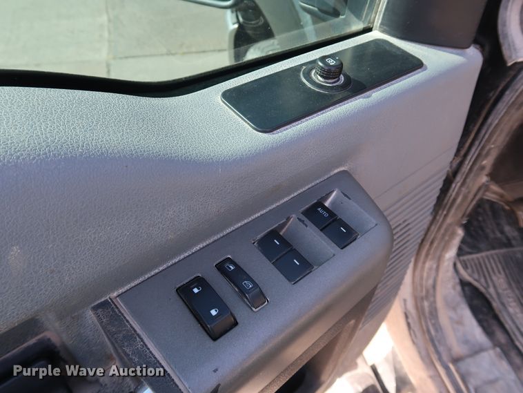 image for item JP9353 2012 Ford F250 Super Duty  Crew Cab pickup truck