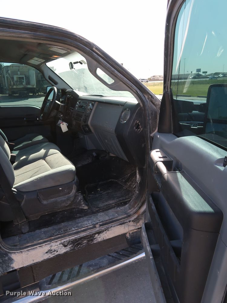 image for item JP9353 2012 Ford F250 Super Duty  Crew Cab pickup truck