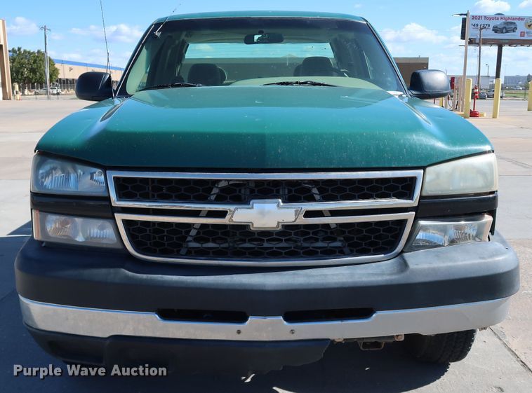 image for item JP9356 2006 Chevrolet Silverado 2500HD  Ext. Cab pickup truck