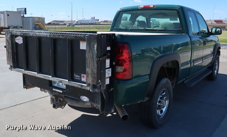 image for item JP9356 2006 Chevrolet Silverado 2500HD  Ext. Cab pickup truck