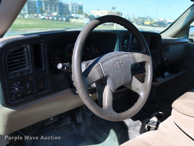 image for item JP9356 2006 Chevrolet Silverado 2500HD  Ext. Cab pickup truck