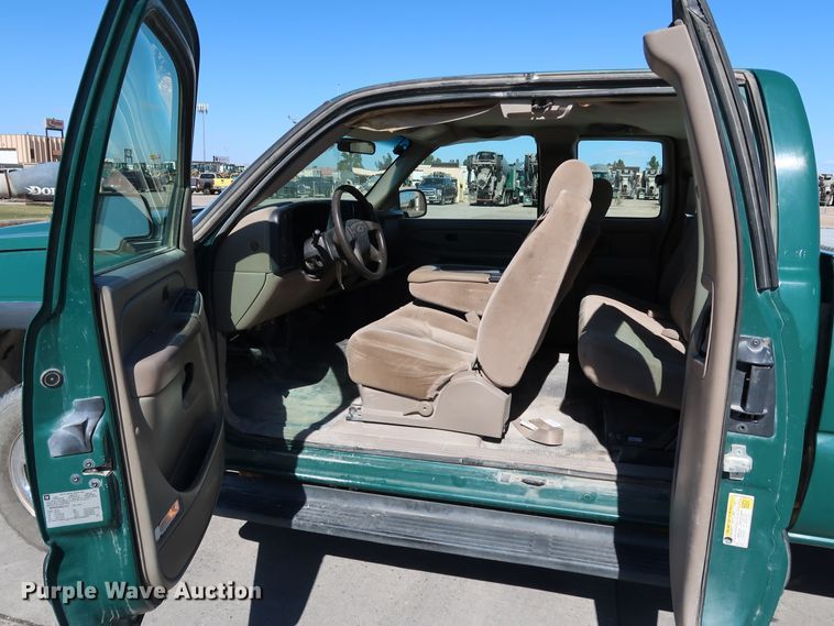 image for item JP9356 2006 Chevrolet Silverado 2500HD  Ext. Cab pickup truck