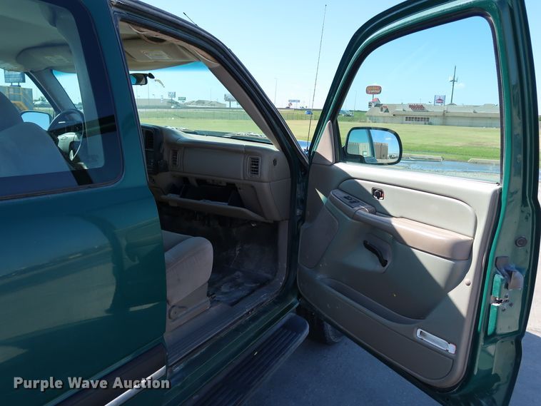 image for item JP9356 2006 Chevrolet Silverado 2500HD  Ext. Cab pickup truck