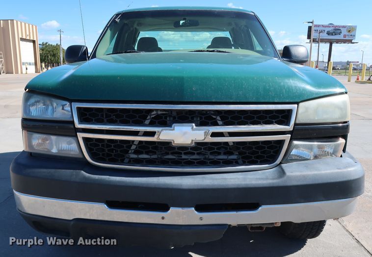 image for item JP9356 2006 Chevrolet Silverado 2500HD  Ext. Cab pickup truck