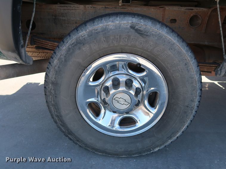 image for item JP9356 2006 Chevrolet Silverado 2500HD  Ext. Cab pickup truck