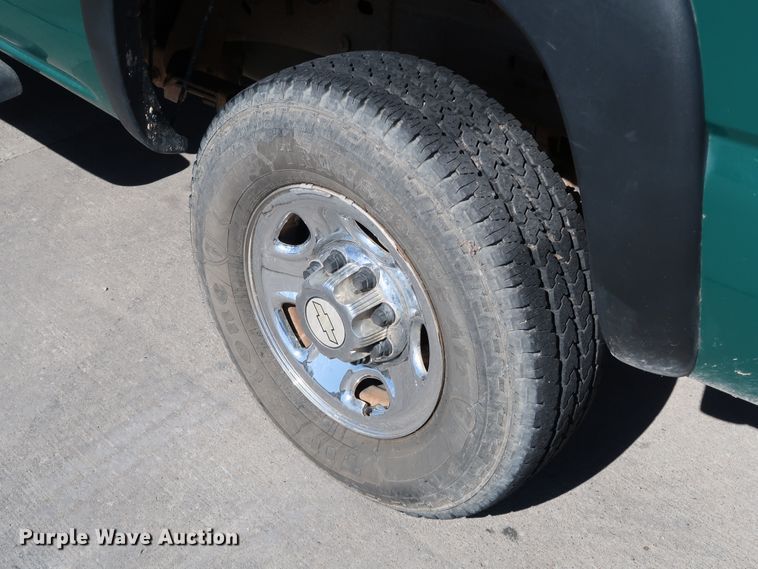 image for item JP9356 2006 Chevrolet Silverado 2500HD  Ext. Cab pickup truck