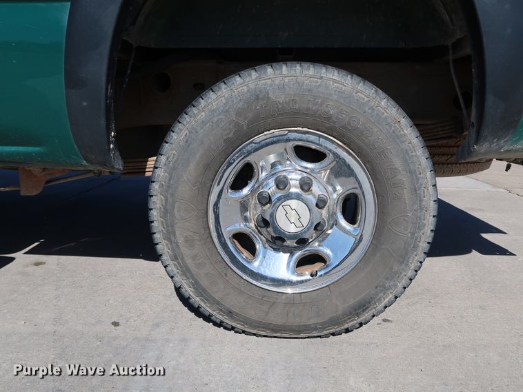 image for item JP9356 2006 Chevrolet Silverado 2500HD  Ext. Cab pickup truck