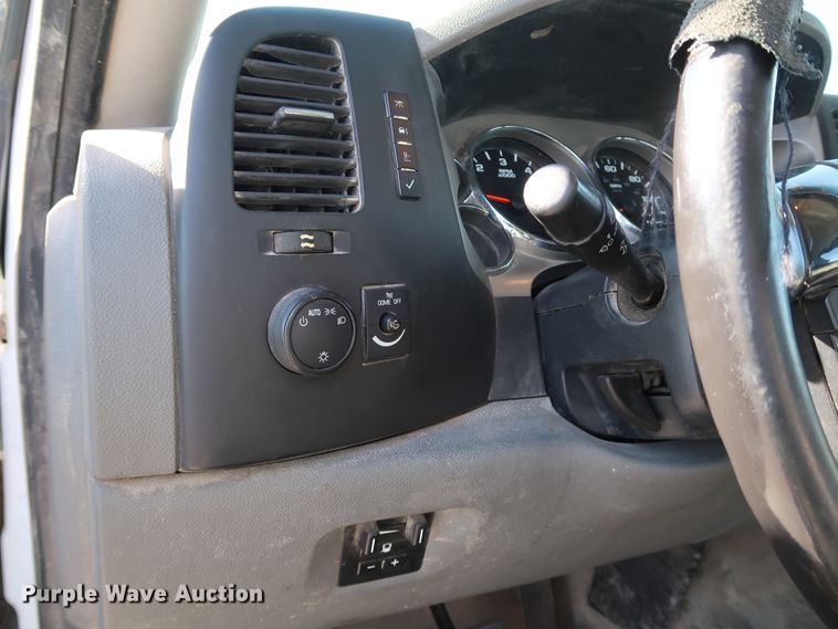 image for item JP9360 2011 Chevrolet Silverado 2500HD  Crew Cab pickup truck