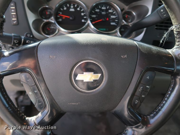 image for item JP9360 2011 Chevrolet Silverado 2500HD  Crew Cab pickup truck