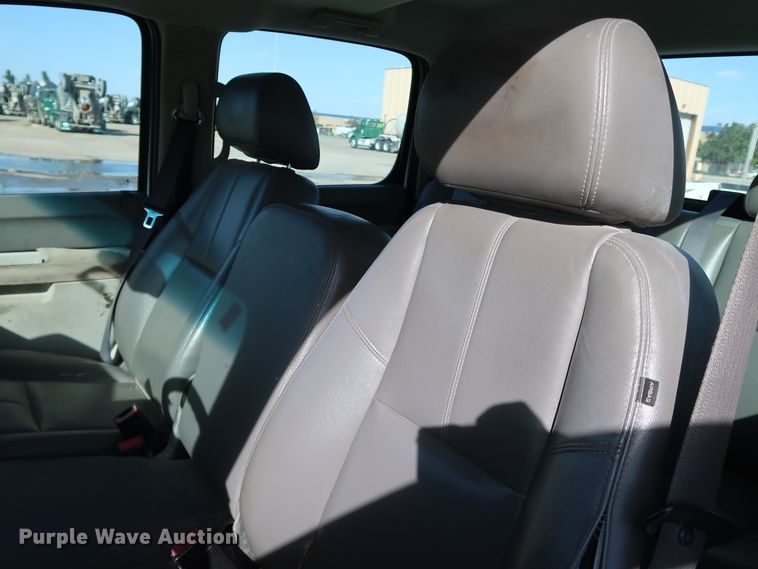 image for item JP9360 2011 Chevrolet Silverado 2500HD  Crew Cab pickup truck