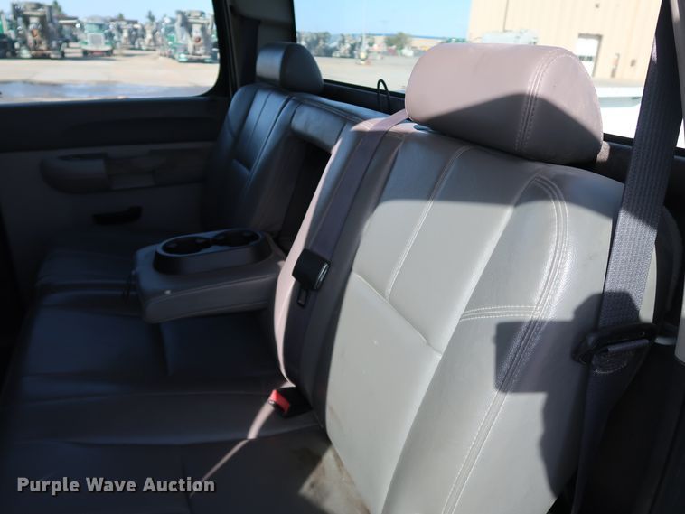 image for item JP9360 2011 Chevrolet Silverado 2500HD  Crew Cab pickup truck