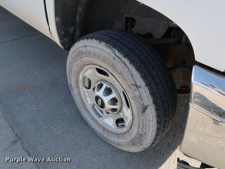 image for item JP9360 2011 Chevrolet Silverado 2500HD  Crew Cab pickup truck