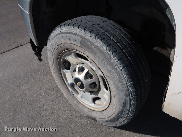 image for item JP9360 2011 Chevrolet Silverado 2500HD  Crew Cab pickup truck