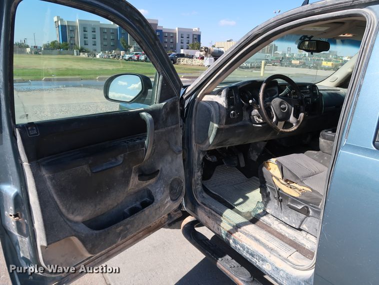 image for item JP9361 2010 Chevrolet Silverado 1500  Crew Cab pickup truck