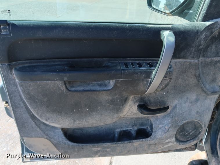 image for item JP9361 2010 Chevrolet Silverado 1500  Crew Cab pickup truck