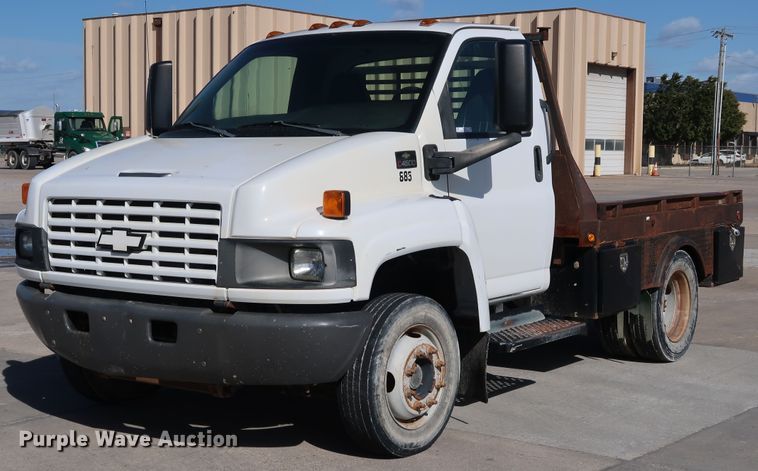 image for item JP9364 2003 Chevrolet C4500  flatbed truck