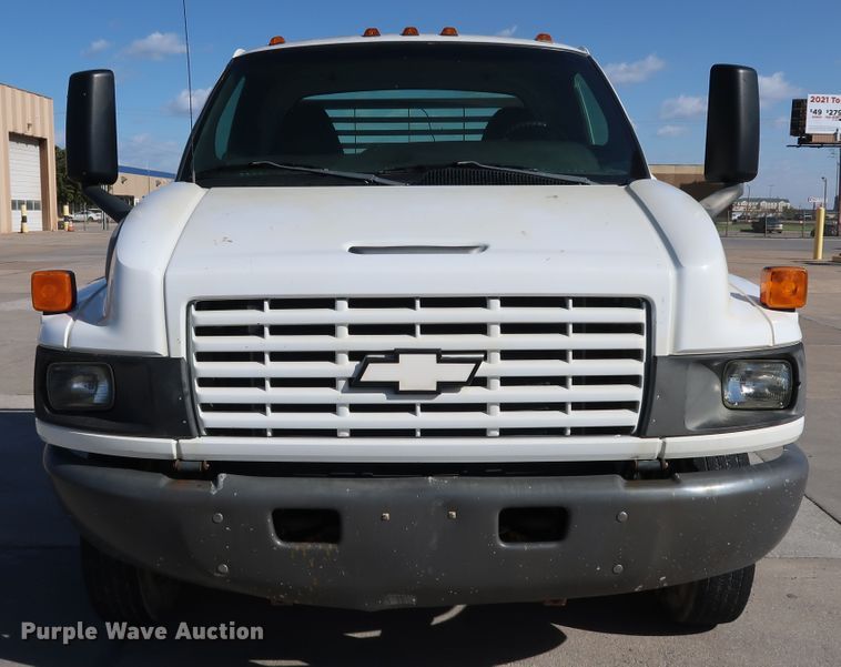 image for item JP9364 2003 Chevrolet C4500  flatbed truck