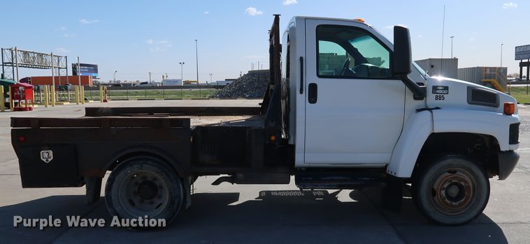 image for item JP9364 2003 Chevrolet C4500  flatbed truck