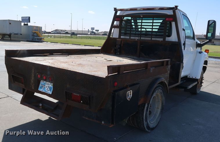 image for item JP9364 2003 Chevrolet C4500  flatbed truck