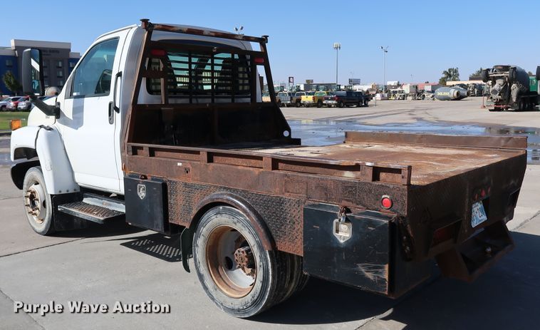 image for item JP9364 2003 Chevrolet C4500  flatbed truck