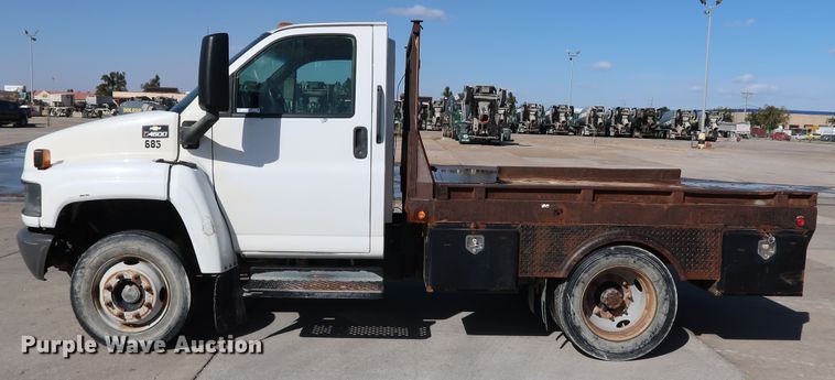 image for item JP9364 2003 Chevrolet C4500  flatbed truck