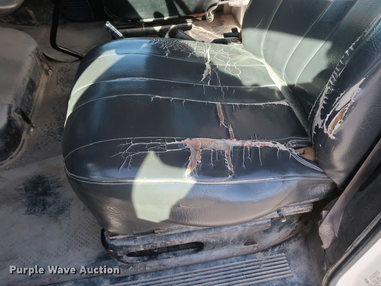 image for item JP9364 2003 Chevrolet C4500  flatbed truck