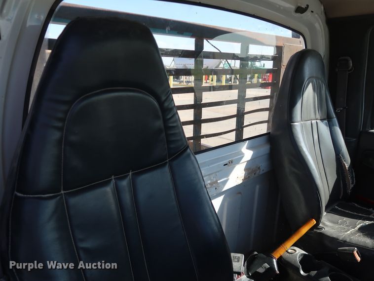 image for item JP9364 2003 Chevrolet C4500  flatbed truck