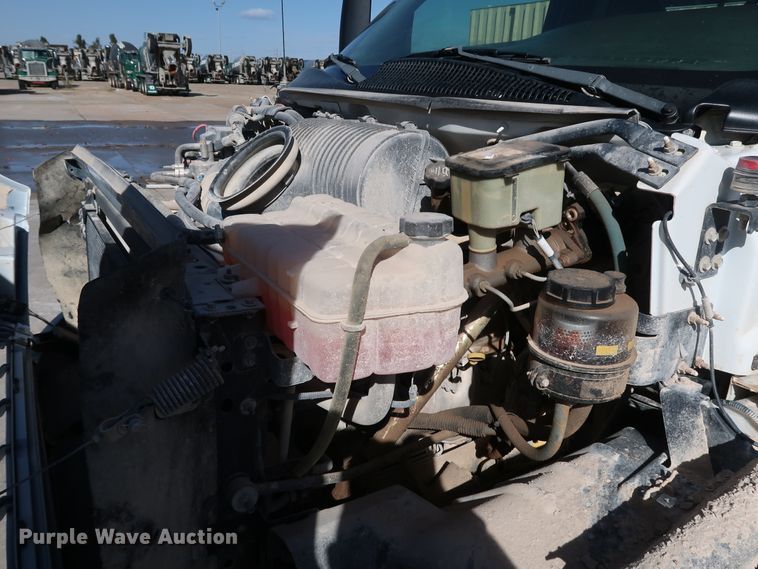 image for item JP9364 2003 Chevrolet C4500  flatbed truck