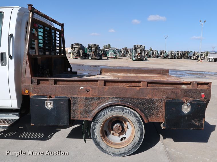 image for item JP9364 2003 Chevrolet C4500  flatbed truck