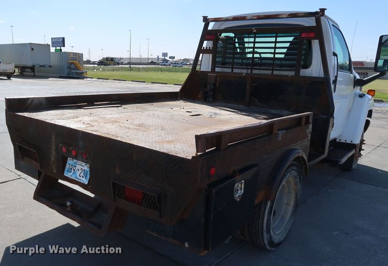 image for item JP9364 2003 Chevrolet C4500  flatbed truck