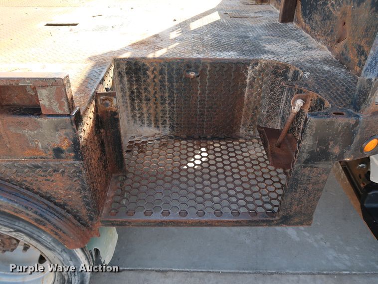 image for item JP9364 2003 Chevrolet C4500  flatbed truck