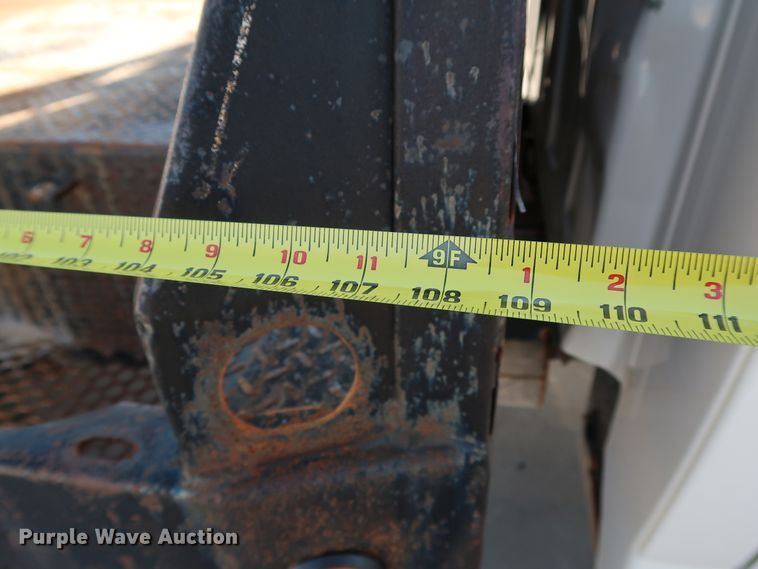 image for item JP9364 2003 Chevrolet C4500  flatbed truck