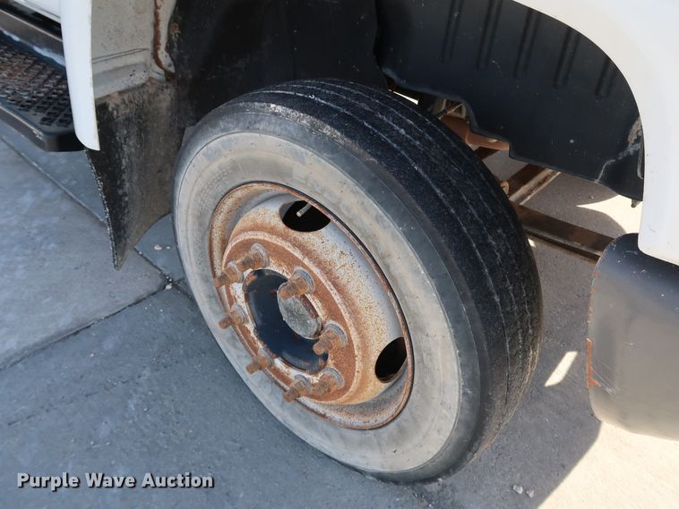 image for item JP9364 2003 Chevrolet C4500  flatbed truck