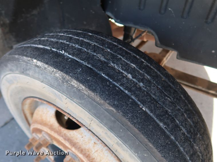 image for item JP9364 2003 Chevrolet C4500  flatbed truck