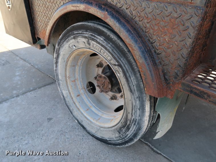 image for item JP9364 2003 Chevrolet C4500  flatbed truck