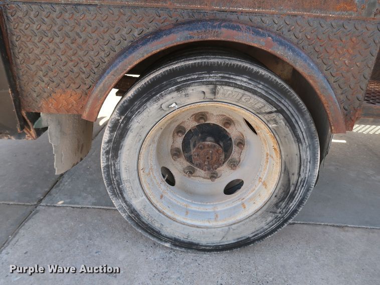 image for item JP9364 2003 Chevrolet C4500  flatbed truck