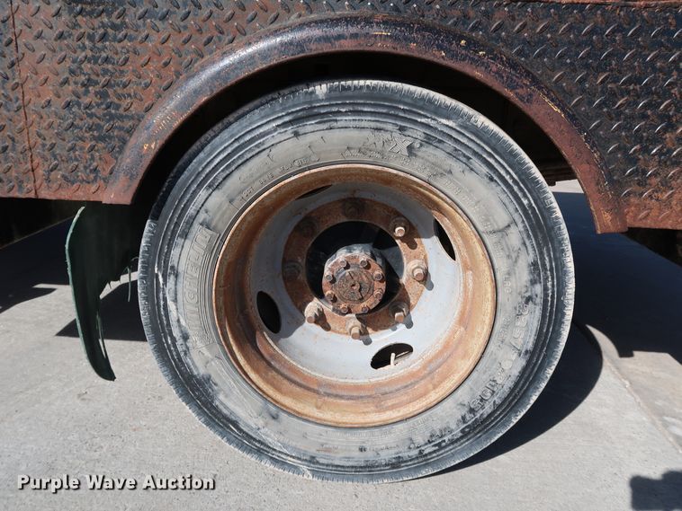 image for item JP9364 2003 Chevrolet C4500  flatbed truck