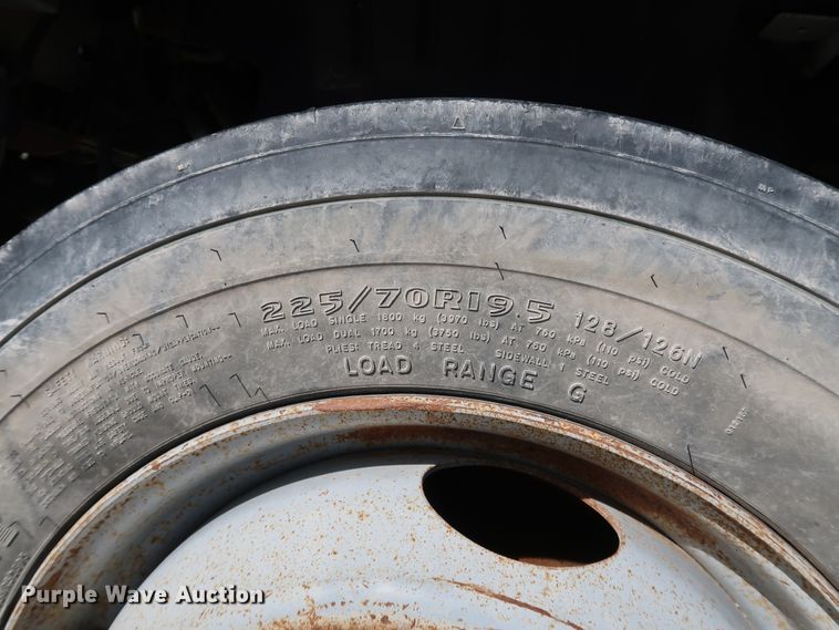 image for item JP9364 2003 Chevrolet C4500  flatbed truck