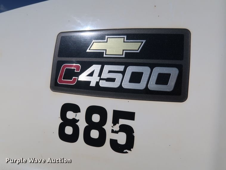 image for item JP9364 2003 Chevrolet C4500  flatbed truck