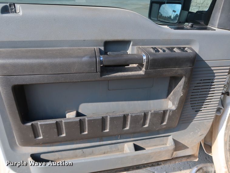 image for item JP9367 2016 Ford F250  Crew Cab pickup truck